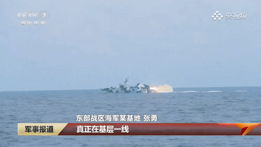 中间有段时间，我们几乎是把022导弹艇封存了。到现在还没有公布具体原因，怎么