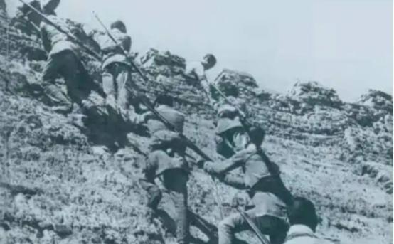 1947年，解放军久攻不下狮脑山，一到夜里，山上还传来小孩哭声，侦察兵冒险摸上山