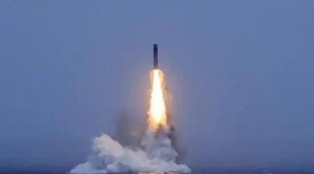 解放军海军的一艘战略核潜艇曾在太平洋相关公海海域发射了一枚潜射战略导弹，程序走的合法合规，而且这些话