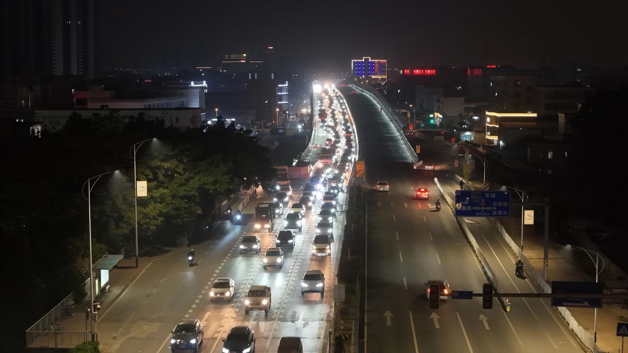 你们有谁懂啊，南沙、市南大道这条路没改造之前没堵过车，改造升级过后反而更堵都堵到