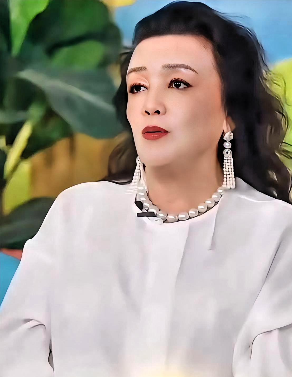 张兰那句“不要遇到挫折就退缩”，不是对马筱梅说的。是她自己说给自己听的。4月