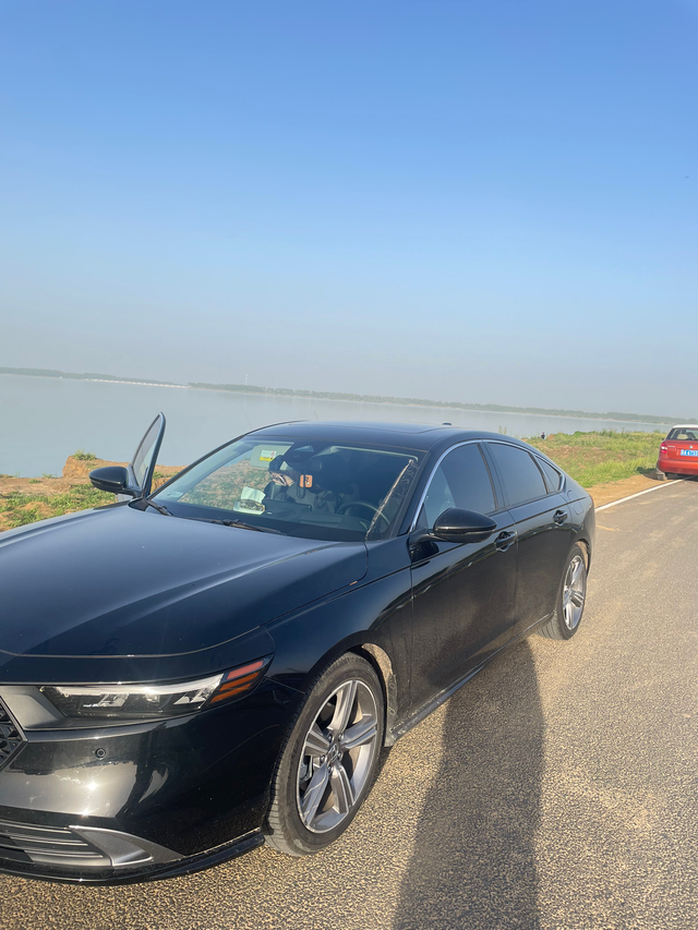 黑停路边雅阁成焦点提车半年综合来说非常好没有网上说的那么不堪提车第三天没