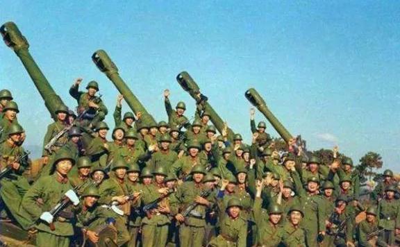 1984年，越军调集10万炮弹对老山阵地进行狂轰乱炸，可令人奇怪的是，越军炮弹未