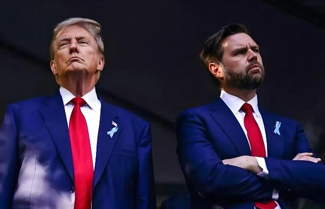 特朗普一天之内被三大不利消息轮番暴击，处境一下子跌到谷底，外界纷纷猜测，这位美国