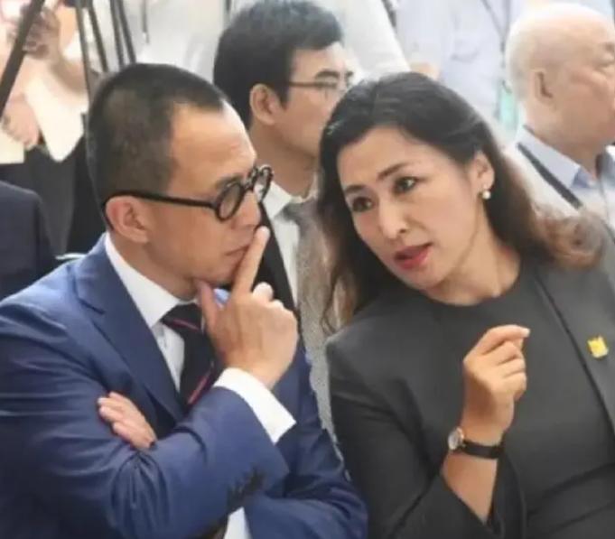 李泽楷和汕大校长姜虹那张合照一出，结果全网都在看校长的鼻子，这届网友的关注点彻底