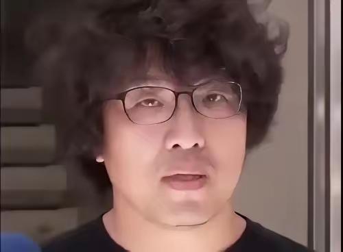 沈伯洋被公安机关立案调查，他本人说不害怕，是一种荣誉。台湾的名嘴们也说没事，只是