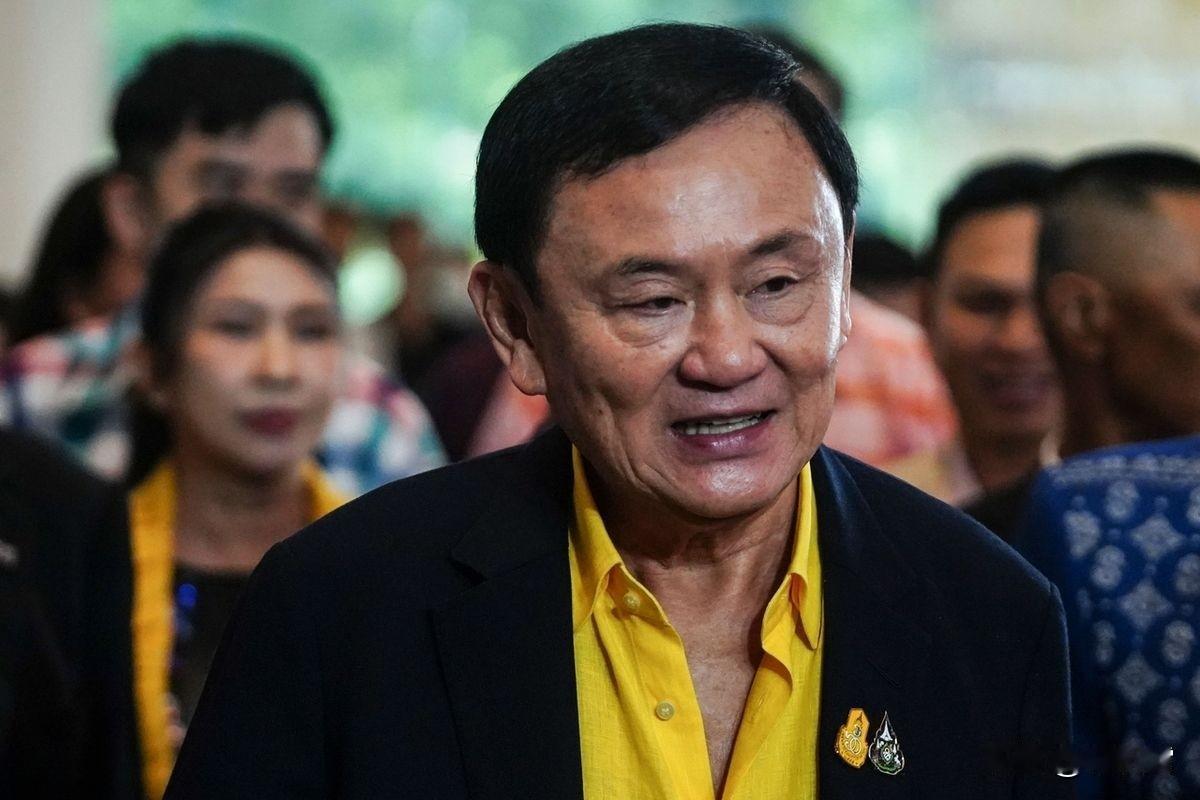 洪森的神助力，让他信暂时逃过一劫。泰柬第二轮冲突还没开始前，泰国的各界人士都盯