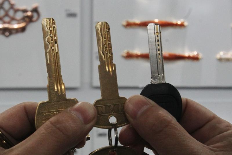 我家保姆刚来不到俩月，钥匙就丢了。说实话，心里确实有点堵。不是怪她，人都有马