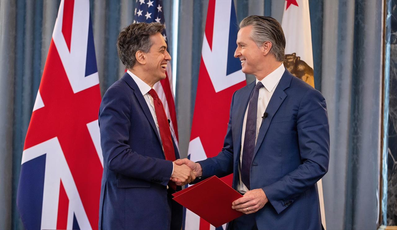 加州单干引爆白宫怒火，纽森绕开联邦找英国，特朗普彻底急了 加州与英国签署气候