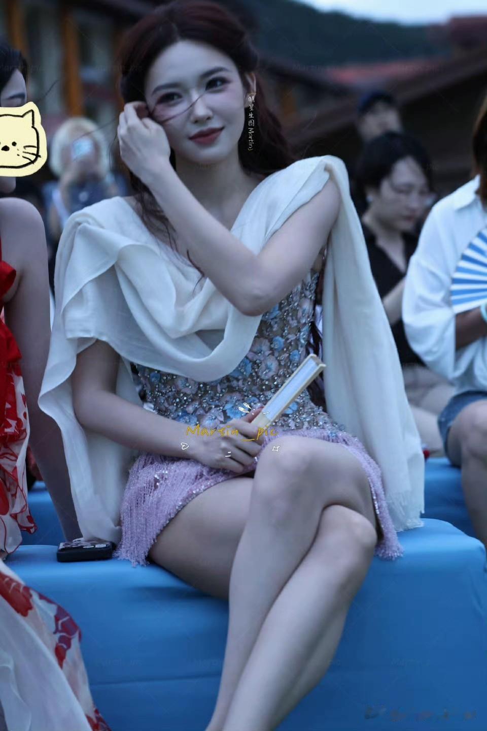 程潇是希腊相关美丽的神吗？