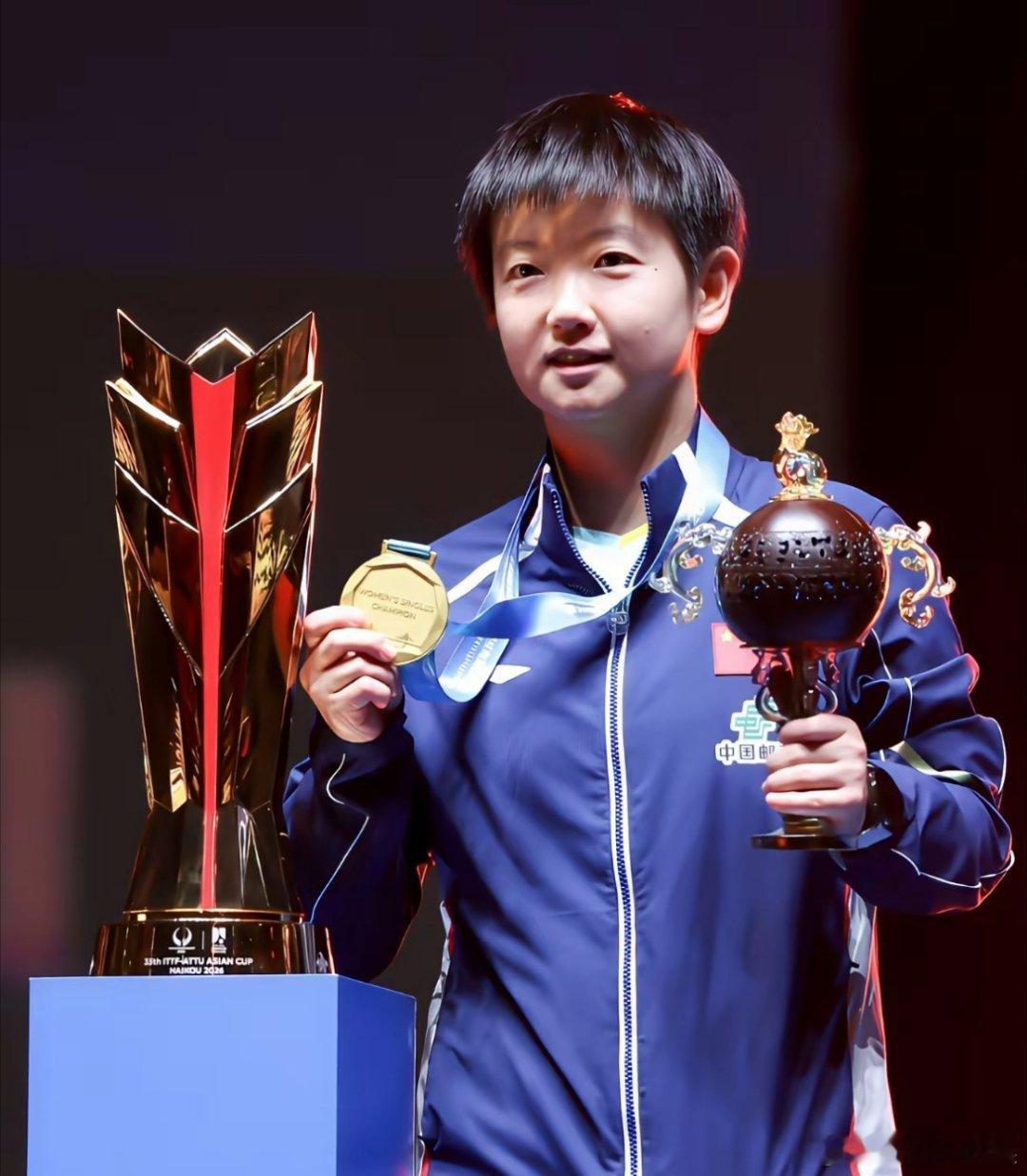 终于知道了，为什么孙颖莎的球迷，不管老的少的，都喜欢她，什么年龄的都有了！你看她