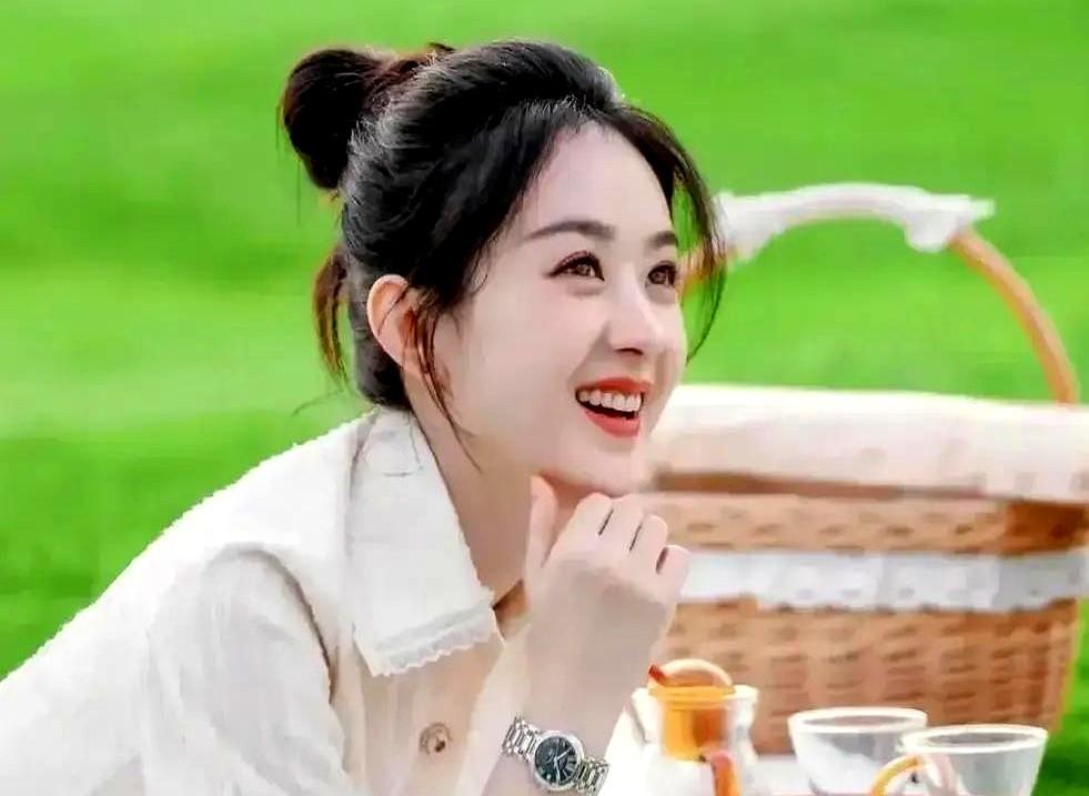 赵丽颖这步棋，走得真叫人意外！正午阳光的顶级项目《开盘》，房地产45年史诗，