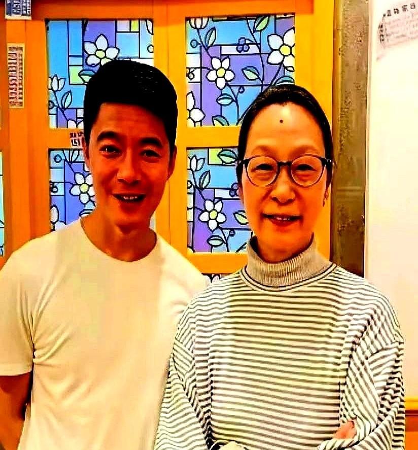 别再猜谁是谁儿子了。下次被造谣的，可能就是你家孩子的班级合照。现在“看脸断亲