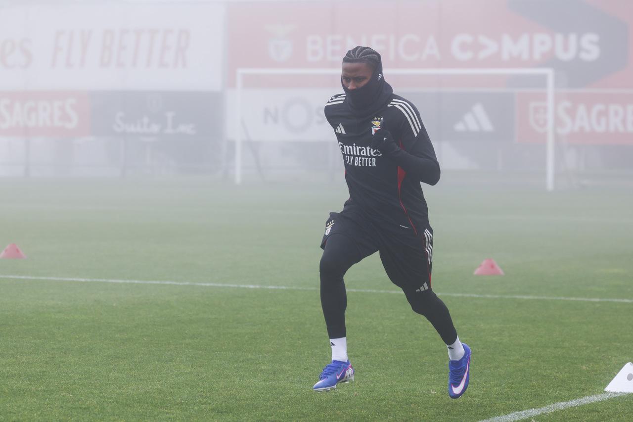 【穆帅笔记】本菲卡向葡超联赛，注册了冬窗新签约球员西德尼·洛佩斯·卡布拉尔，穆里