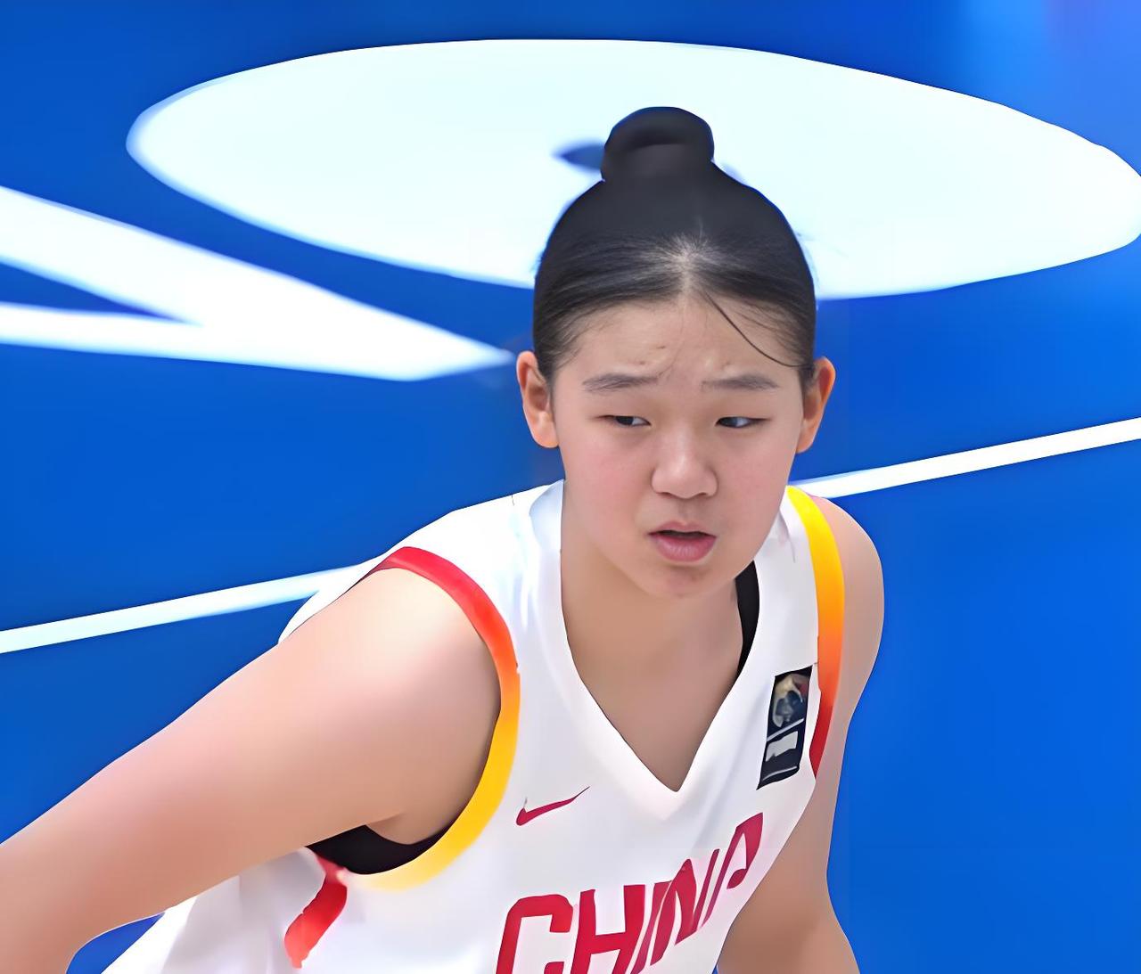 孙晗昀霸篮下，李沅珊火力猛，中国队轻取菲律宾。U18女篮亚洲杯，8月晚上中国队
