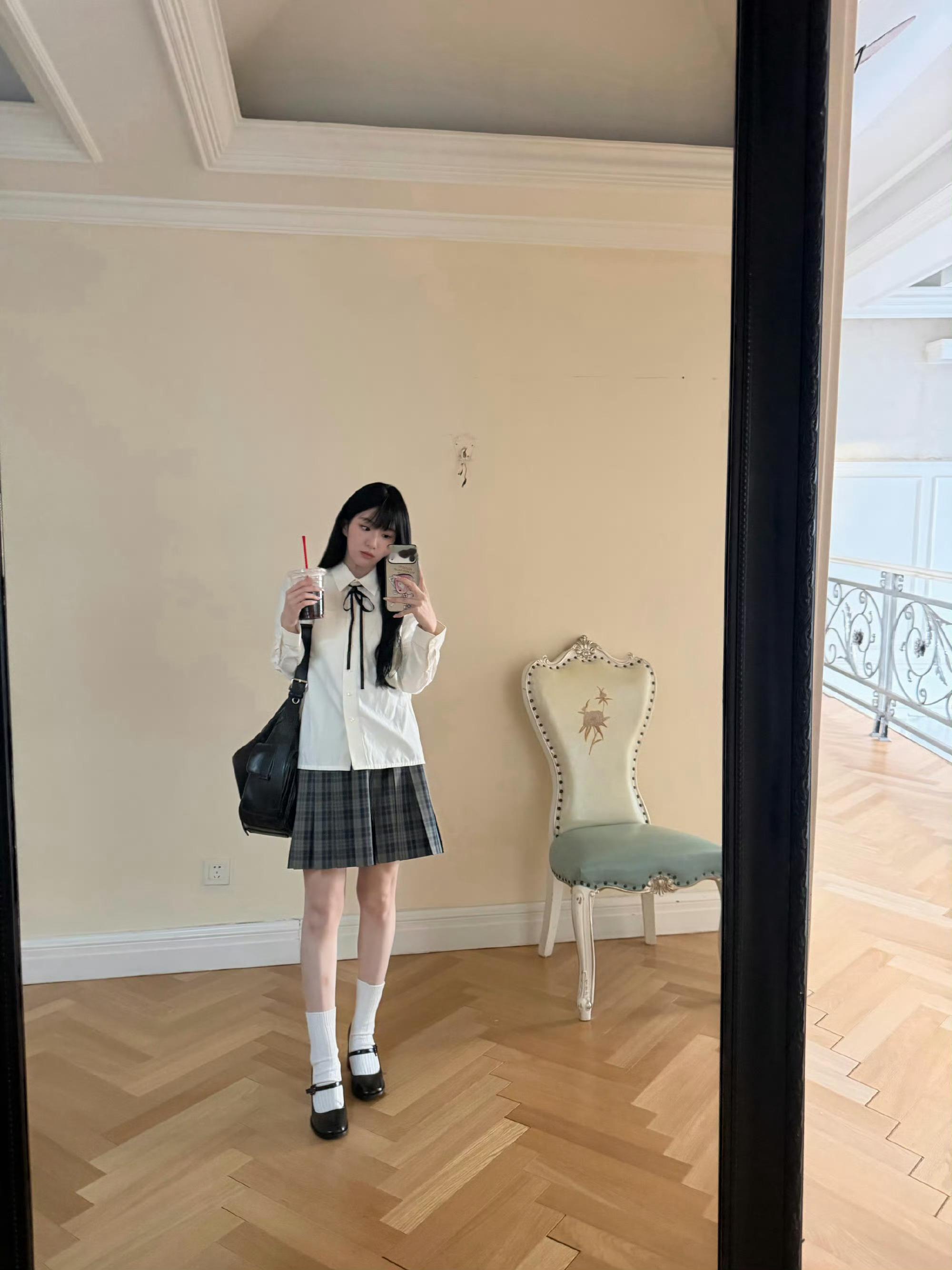包上恩JK制服包上恩这身JK太绝了，简直是青春小说女主照进现实