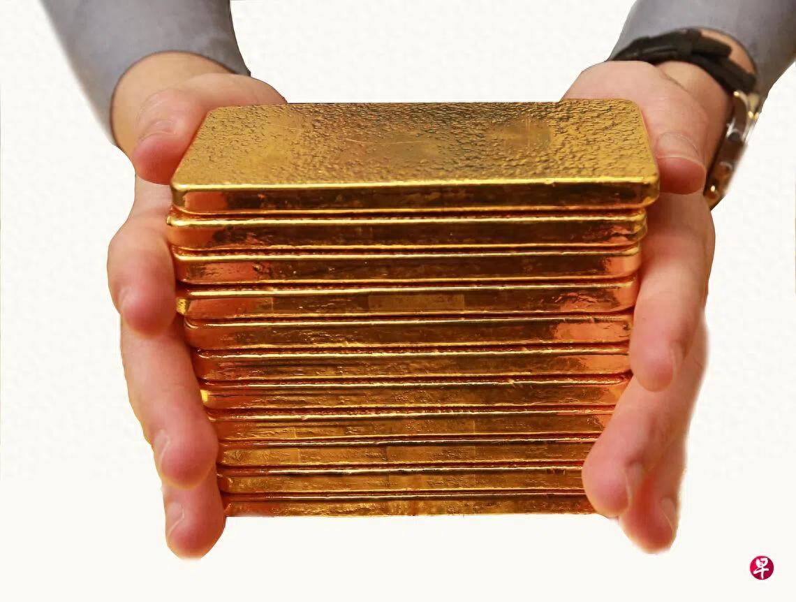 美加不能信了？荷兰86吨黄金大挪移，这信号不一般！黄金这东西，平时看着沉甸甸的搁那儿不动，但只要一动