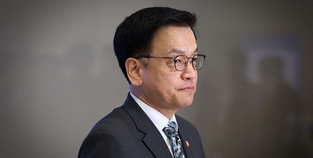 快讯！快讯！韩国法院突然宣布了。今天在首尔中央地方法院刑事合议33部