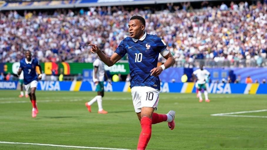 法国剑指两连胜，伊拉克背水一战！世界杯：法国vs伊拉克姆巴佩已成为法国国家队历史