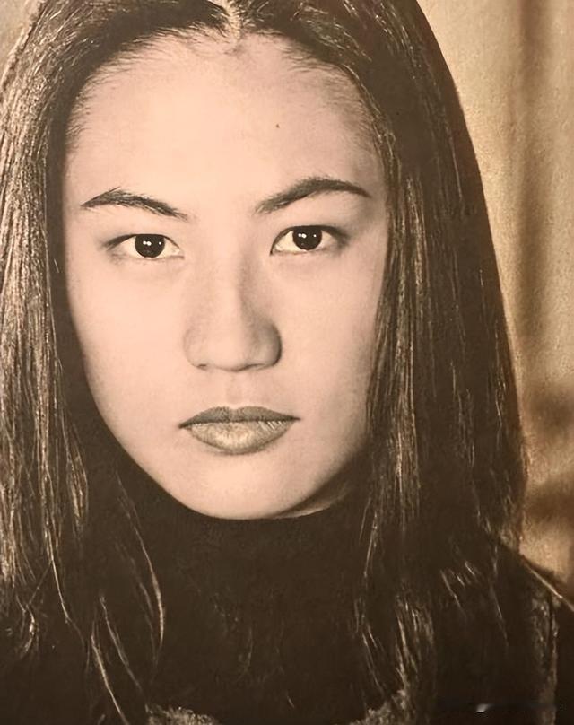 王菲沉默27年，高原一句不觉得错，窦唯仙气碎了57岁高原坐进镜头前，主持人问