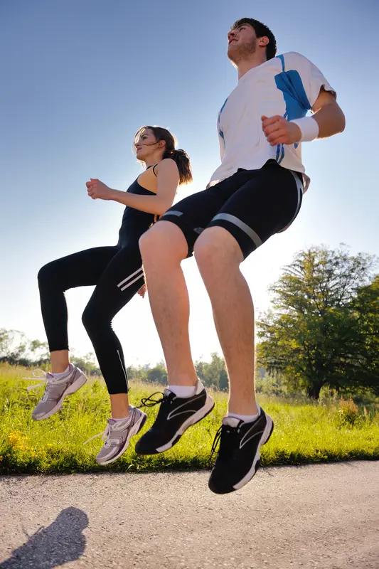 每天运动多久才算合格的锻炼?每天运动多久算合格锻炼，其实得看运动类型。像有氧运