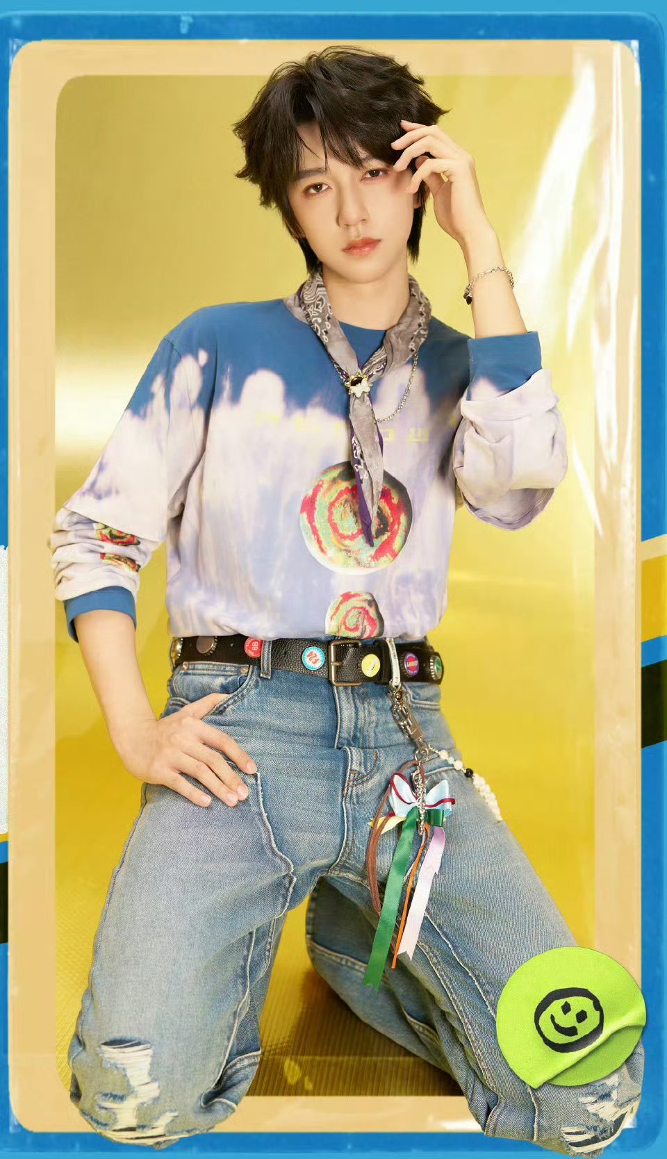 谁让贺峻霖摆这个姿势拍照的，别这么对我们研究生👨🏻🎓啊啊啊爱看多拍