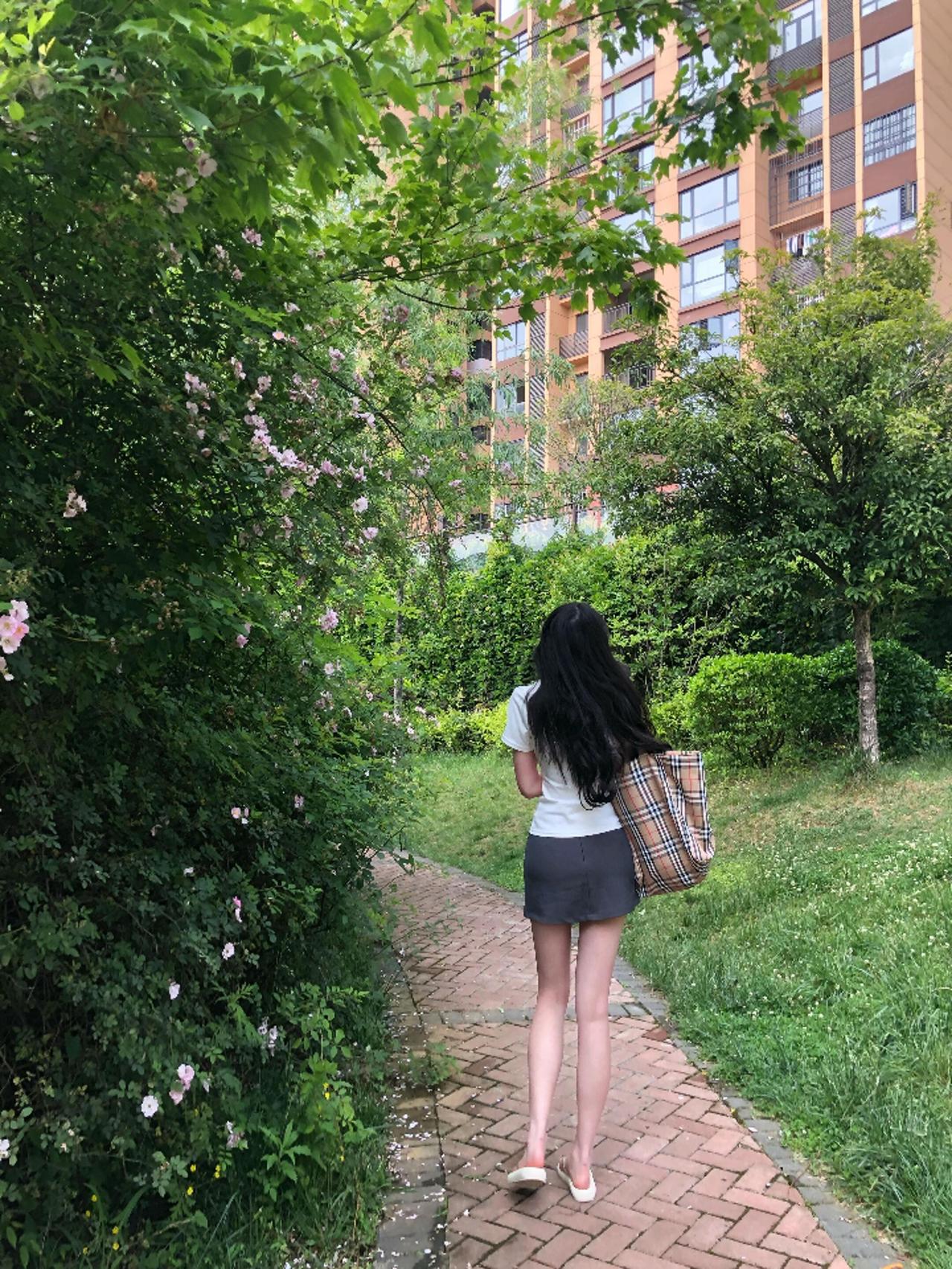 世界上绝大部分的男人，心里喜欢的，真正想找的女人都是体贴随和不计较，但