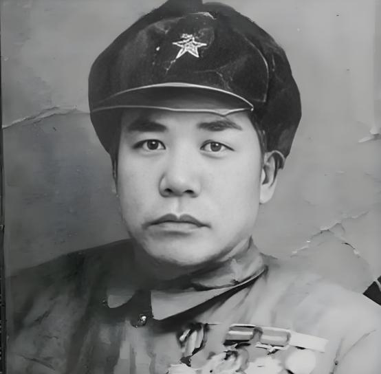1955年，授衔大会上，毛主席指着名单问：“那个凭一把大刀，砍杀27个鬼子的'军