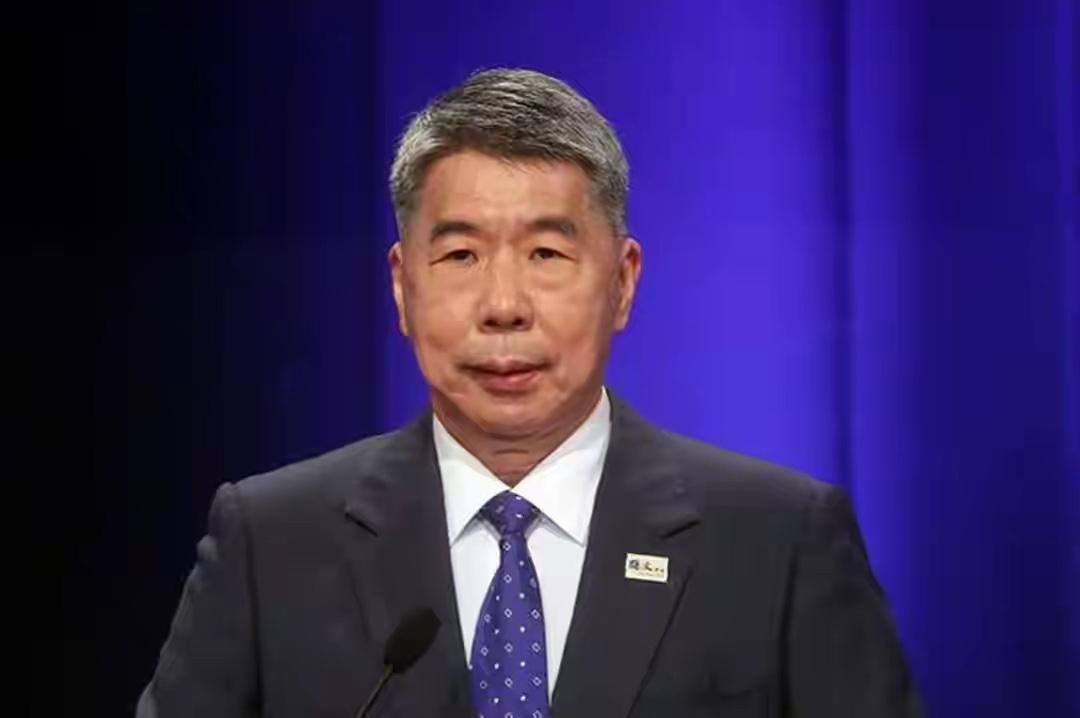 张亚中今（27日）在脸书发文表示，为正元兄送行，正元兄：闻知兄即将入监，心中不忍