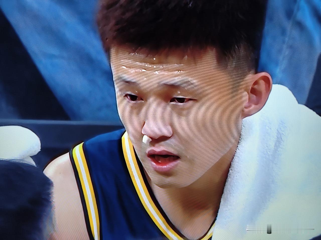 到底是周鹏死拽住广东男篮不撒手？还是广东宏远缠住周鹏不让离开？不知道哪里出了问题
