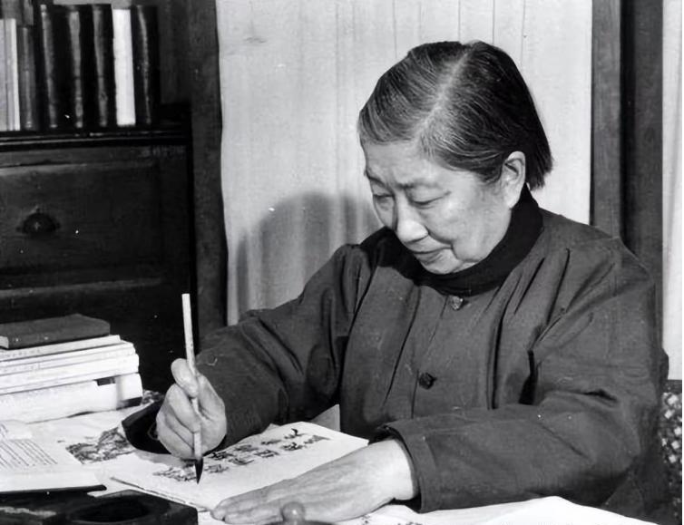 1920年左右，经杨开慧介绍，李淑一结识了毛主席，她对年轻时候的毛主席的外貌是这