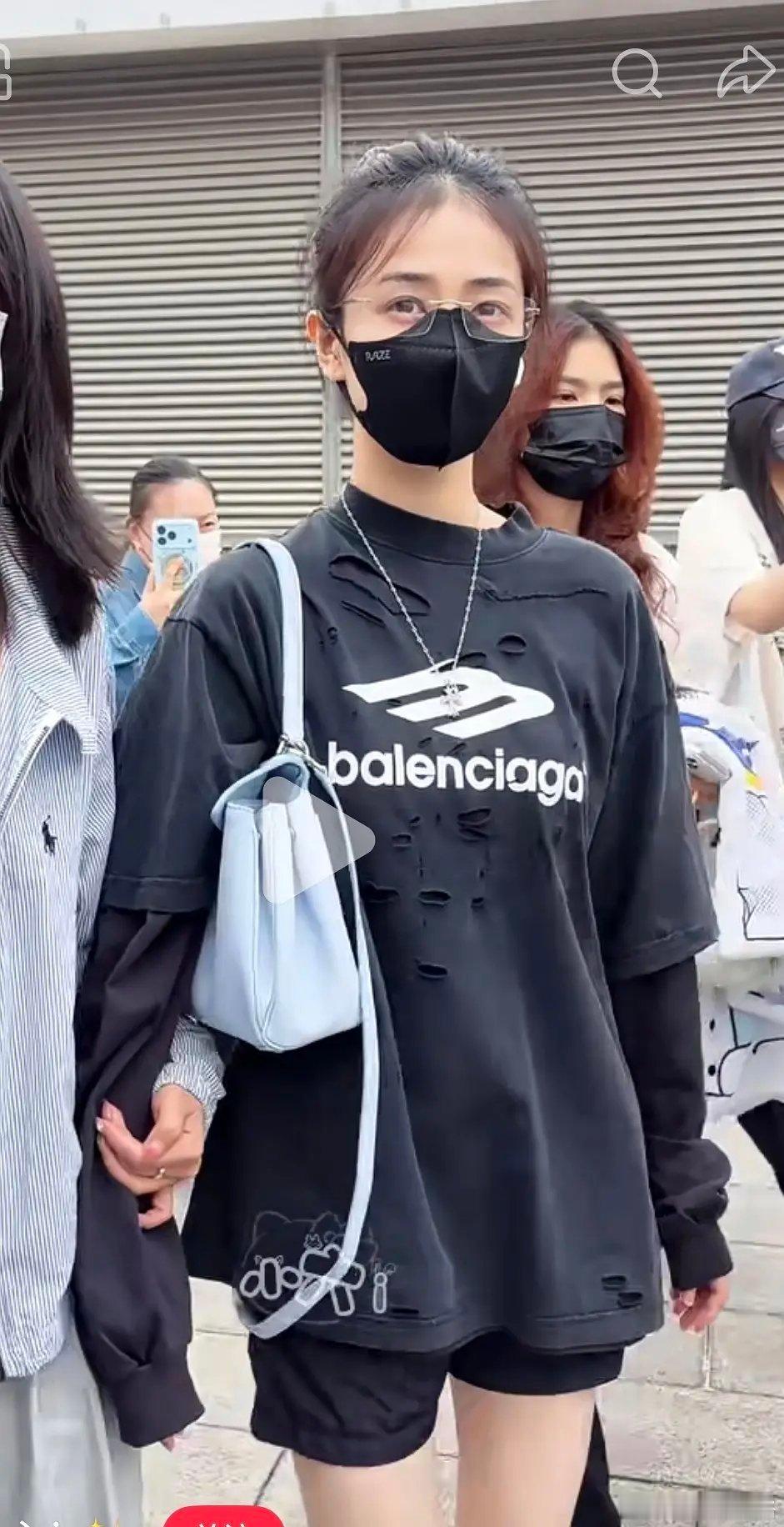 怎么感觉眼睛哭肿了