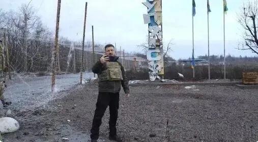 【基辅在妥协中讨价还价】据《世界报》12月12日报道，基辅同意在顿巴斯建立缓冲