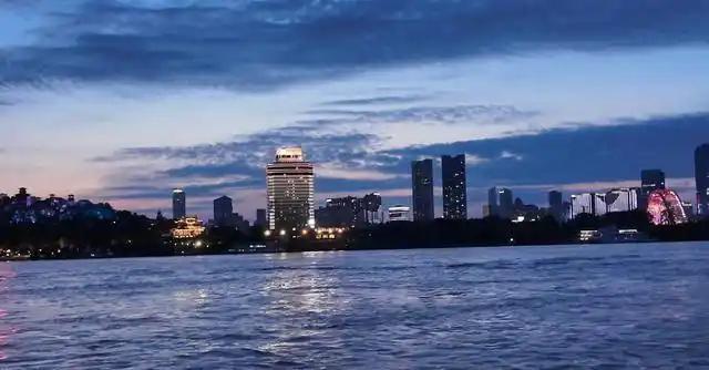 首先，是养老金的“公平性升级”。这并非空洞的口号。2026年过渡期结束后的