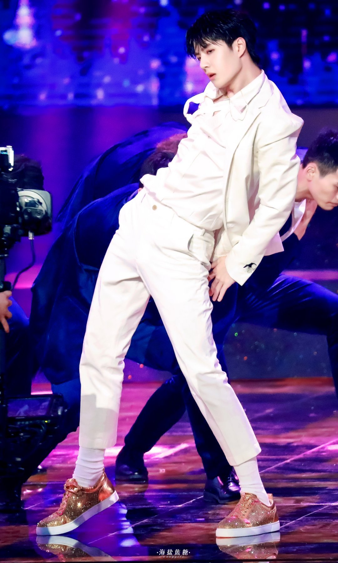 痞帅、萌乖，你想要的模样他都有！王一博