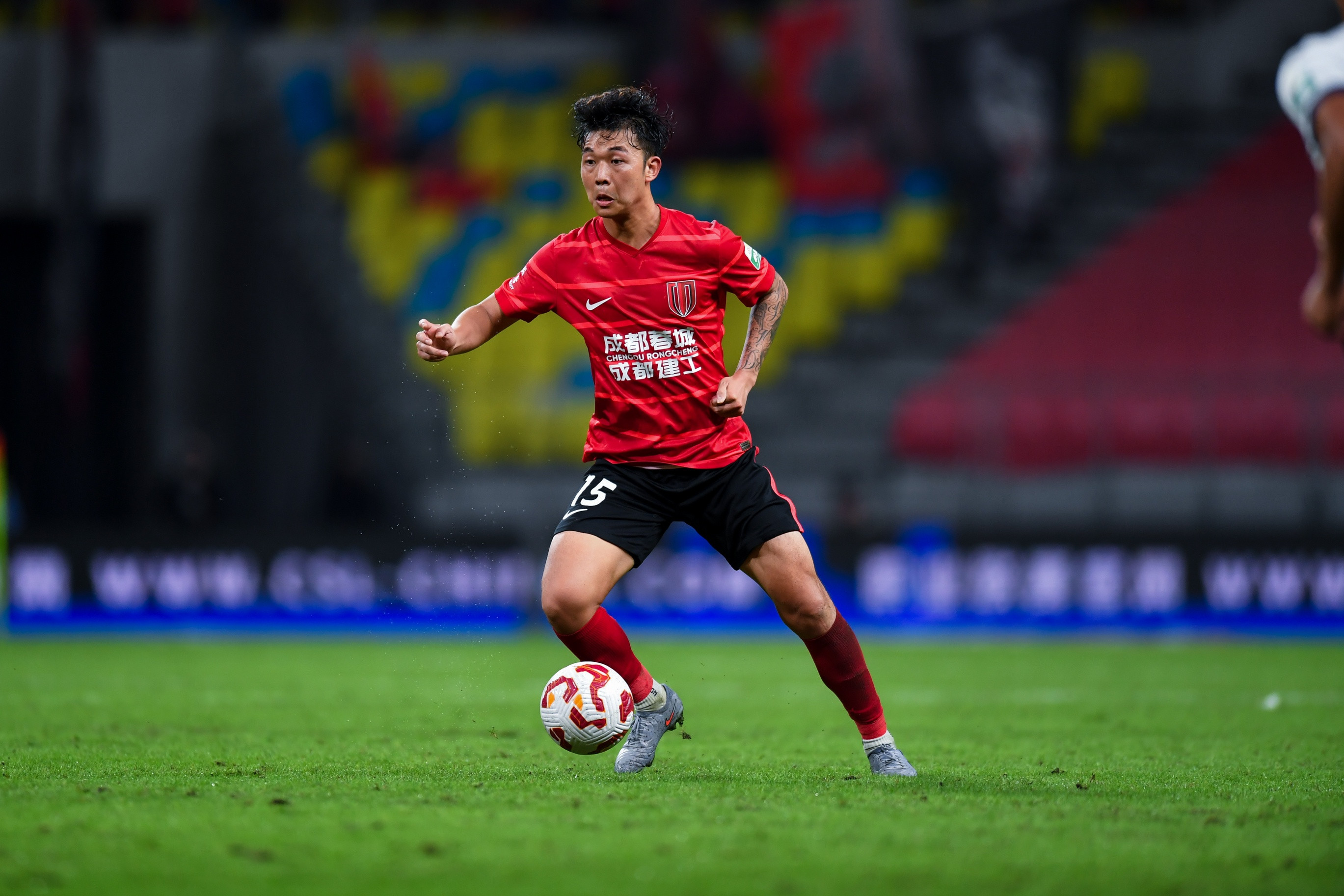 博主: 严鼎皓无限接近加盟铁人, 铁人能提供主力位置和稳定薪资