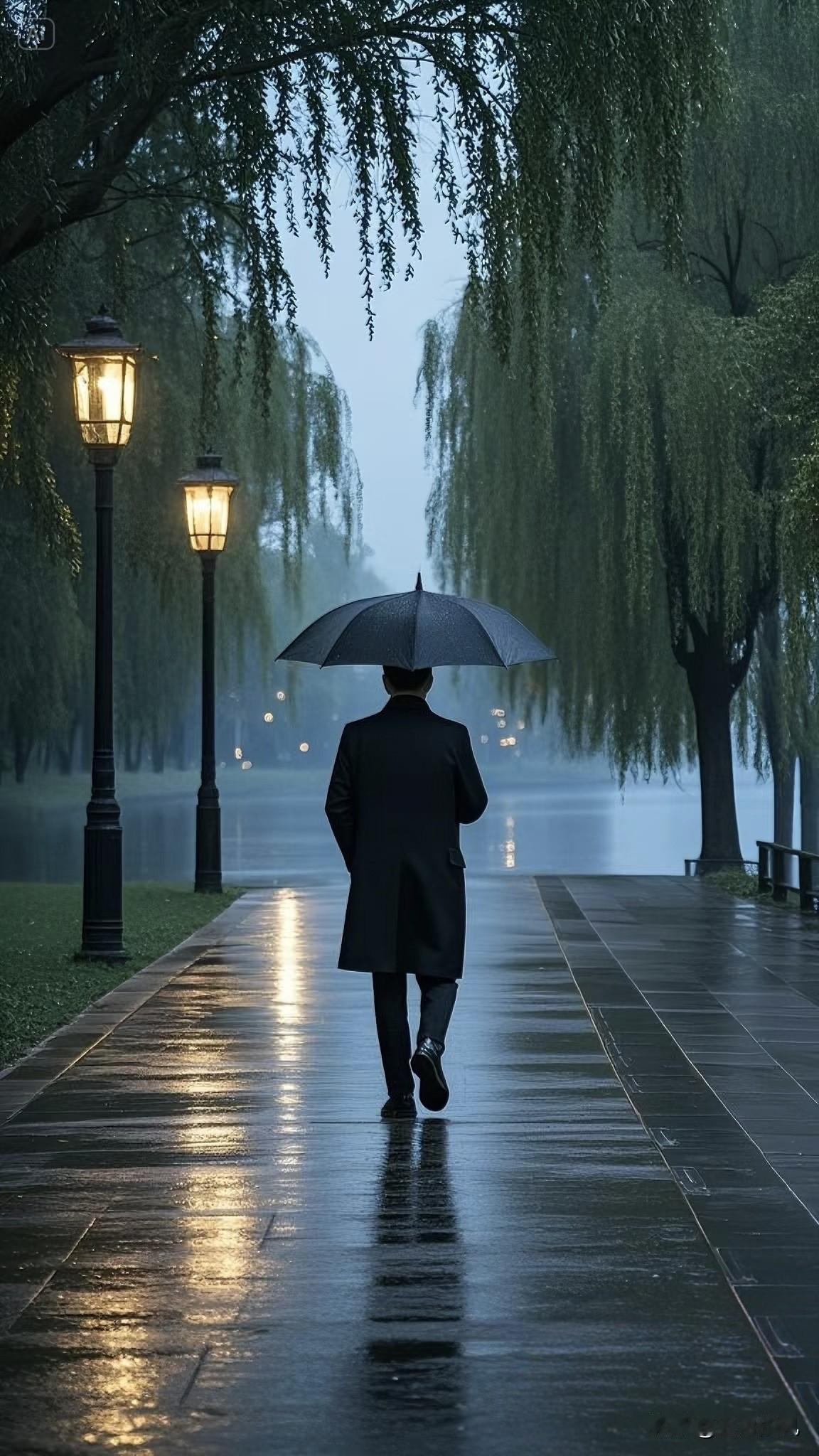 成年男人每月最低消费：1.理发：35元2.伙食费：1500元3.油费：