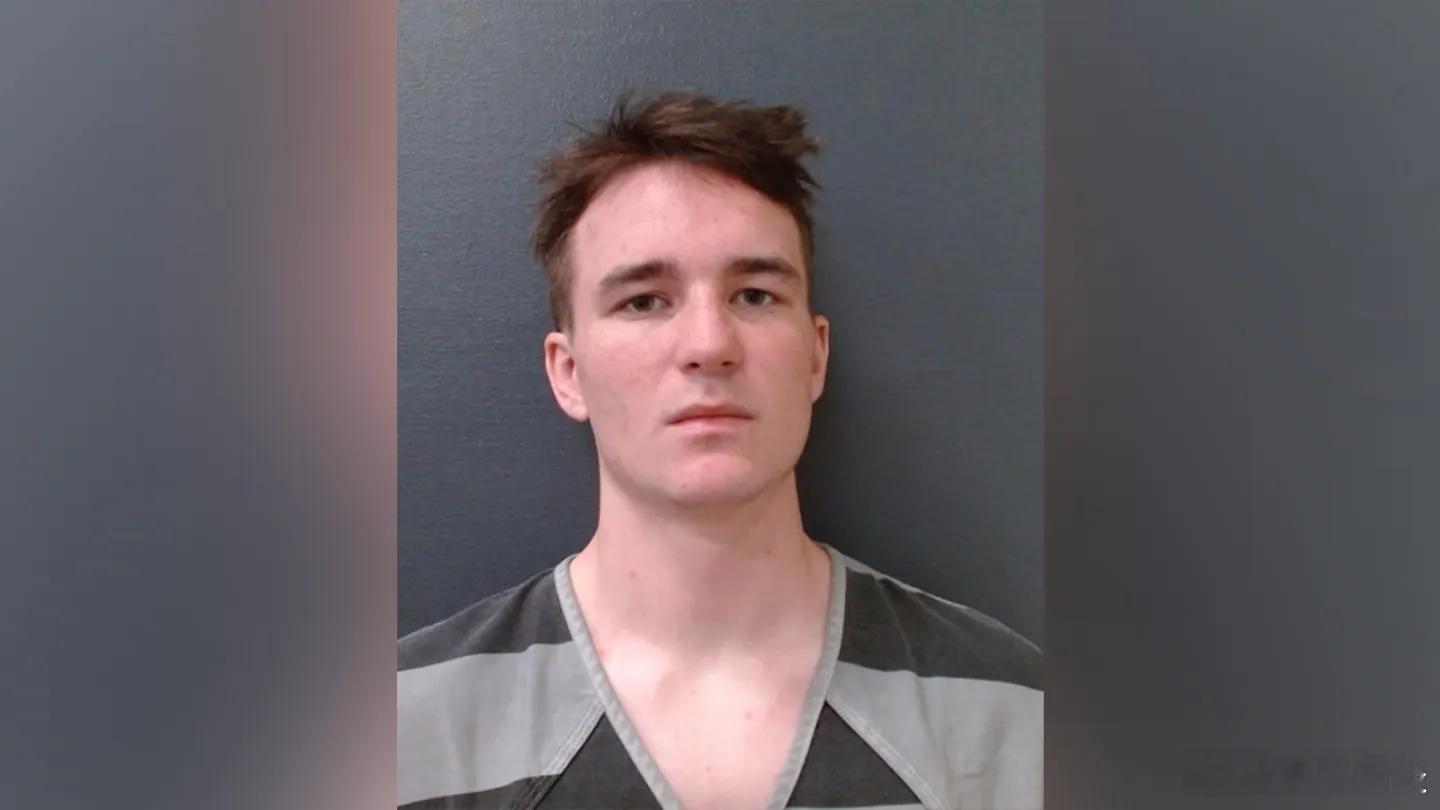 【两名美国男子被控密谋入侵海地岛屿，并将妇女和儿童沦为“性奴”】（福克斯）联邦检