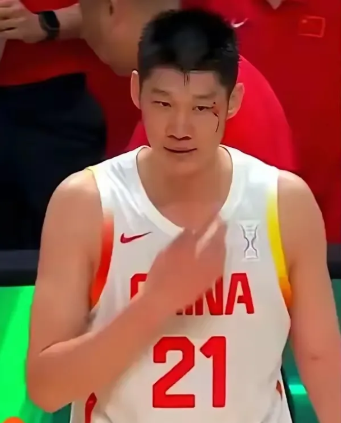 国家队集训第一天，名单上少了三个名字。​郭士强直接把话撂在桌面：有人拿国家队当