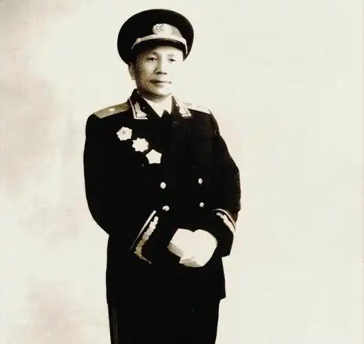 1946年，上级给了沈启贤1个加强排、几十个地方干部，让他剿匪，沈启贤问："土匪