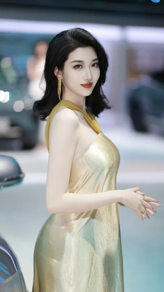 车展颜值担当 车展气场女王 审美力才是核心竞争力 优雅是永不褪色的高定...