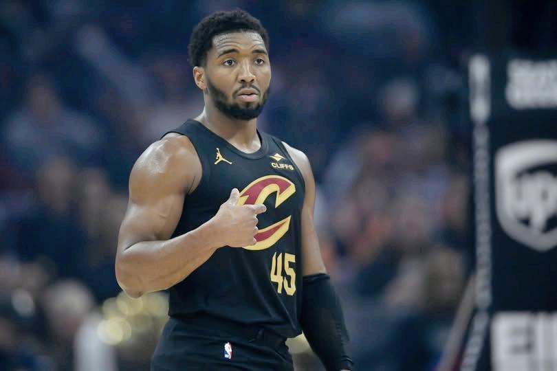 我的妈呀！NBA交易截止日前直接炸锅了！北京时间2月4日，詹姆斯·哈登被快船打包