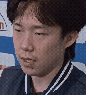 头哥赛后这句话，让人忍不住鼻子一酸，眼泪差点掉下！头哥赢了小袁接受记者采访时说