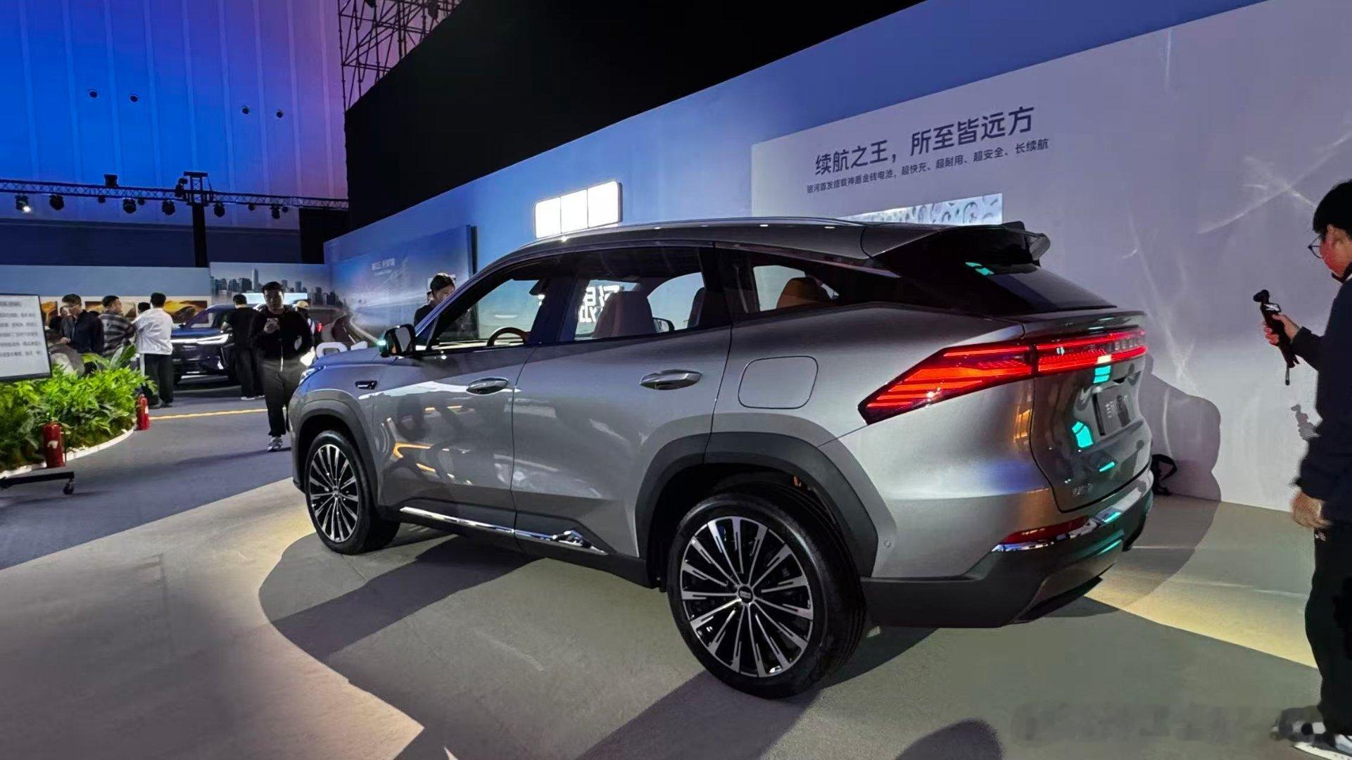 10-15万家用SuV又添一员！吉利银河M7，限时10.98万起，纯电起步2