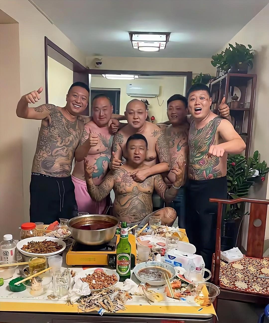 这是一群什么人？