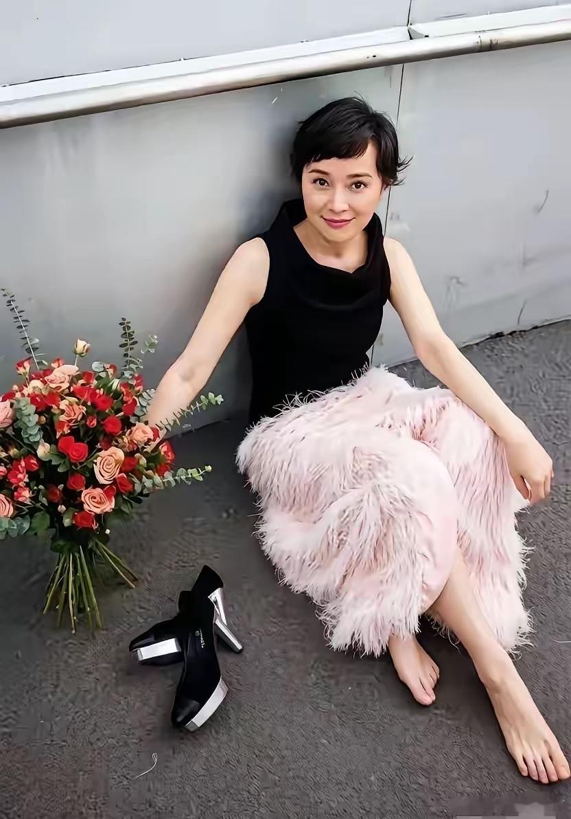 全网都在夸吴越的脚丫子很秀气