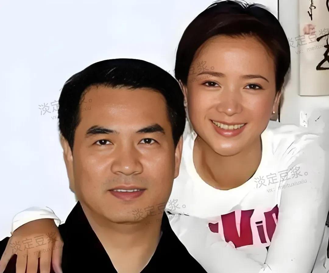 人家演员廖京生和何晴，都多次辟谣了两人不是夫妻，这还有人把人家硬按一块呢，我在直