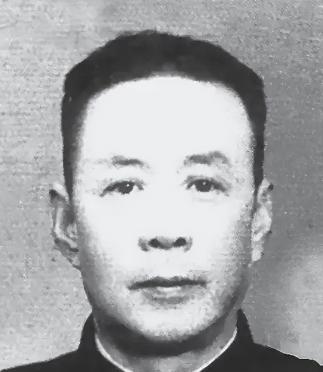 1939年，国军中将陈铁在山西设宴款待彭德怀，陈铁的夫人在倒茶时悄悄说道：“现