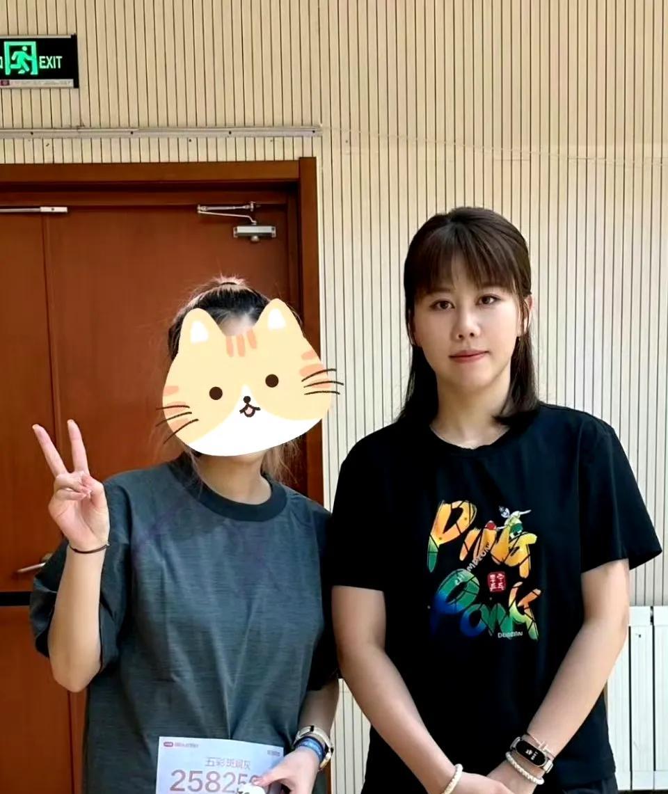 原来乒乓球运动员陈幸同化妆打扮后也是非常漂亮！和大美女钱天一真是美女活宝组合一对