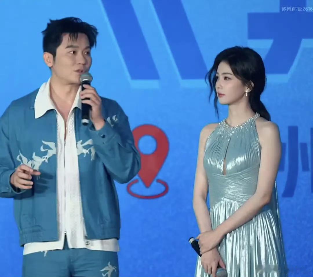 白鹿是不是该减肥了，怎么看不出腰在哪？